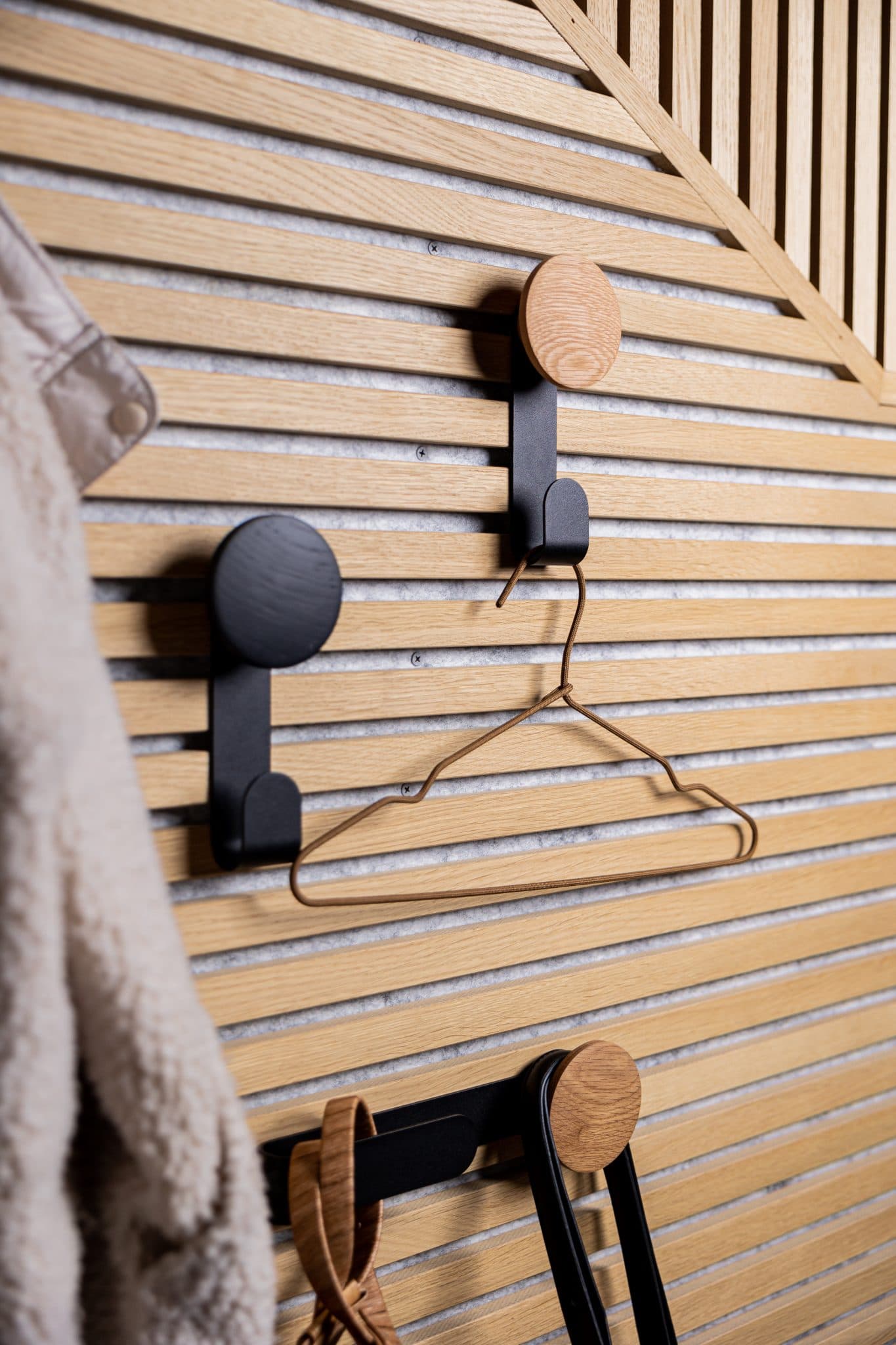 Vis de Montage — Noire