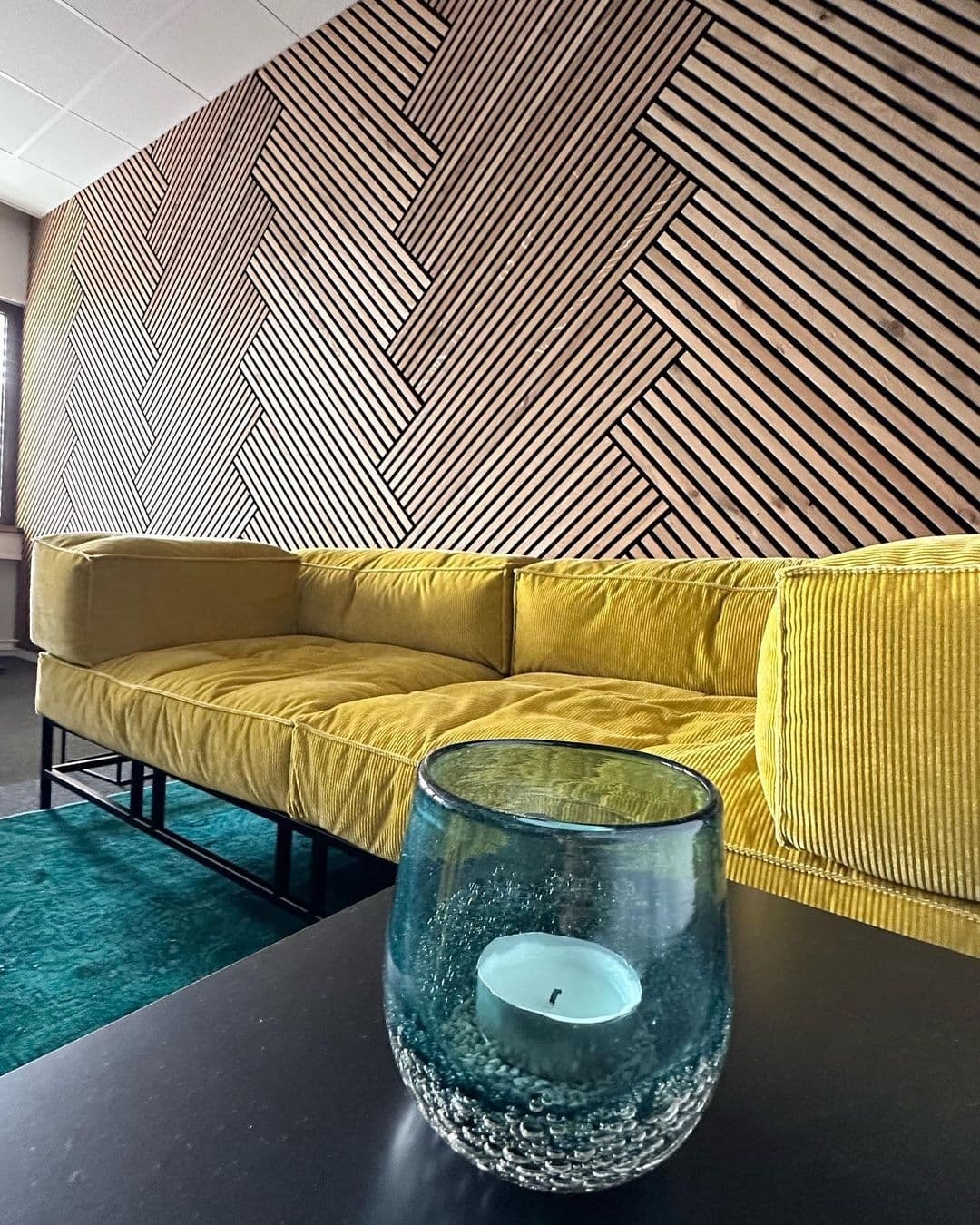 Panneau Acoustique Chêne Fumé – mise en situation